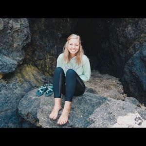 Meet your Posher, Caitlyn